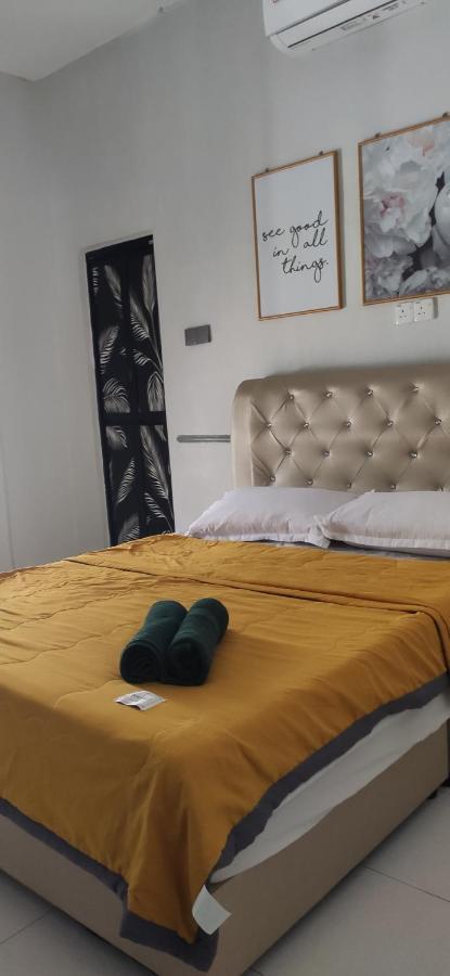 Private Pool Cassa Dinies, Wifi , Bbq,10 Pax Villa Rantau Panjang Exterior photo